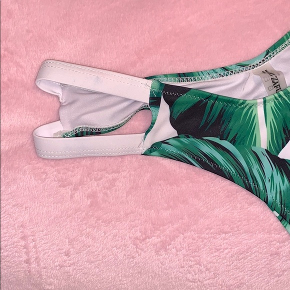 Green Leaf 2-piece Bikini - Picture 2 of 3